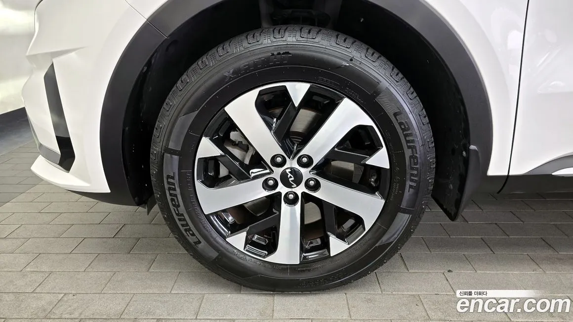 Kia Sorento — фото 8