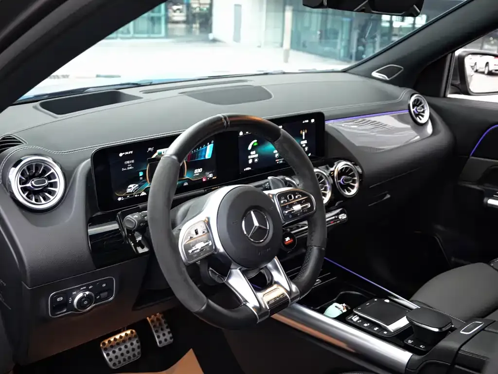 Mercedes-Benz GLA AMG — фото 9