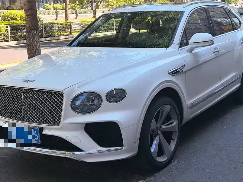 Bentley Bentayga — фото 1