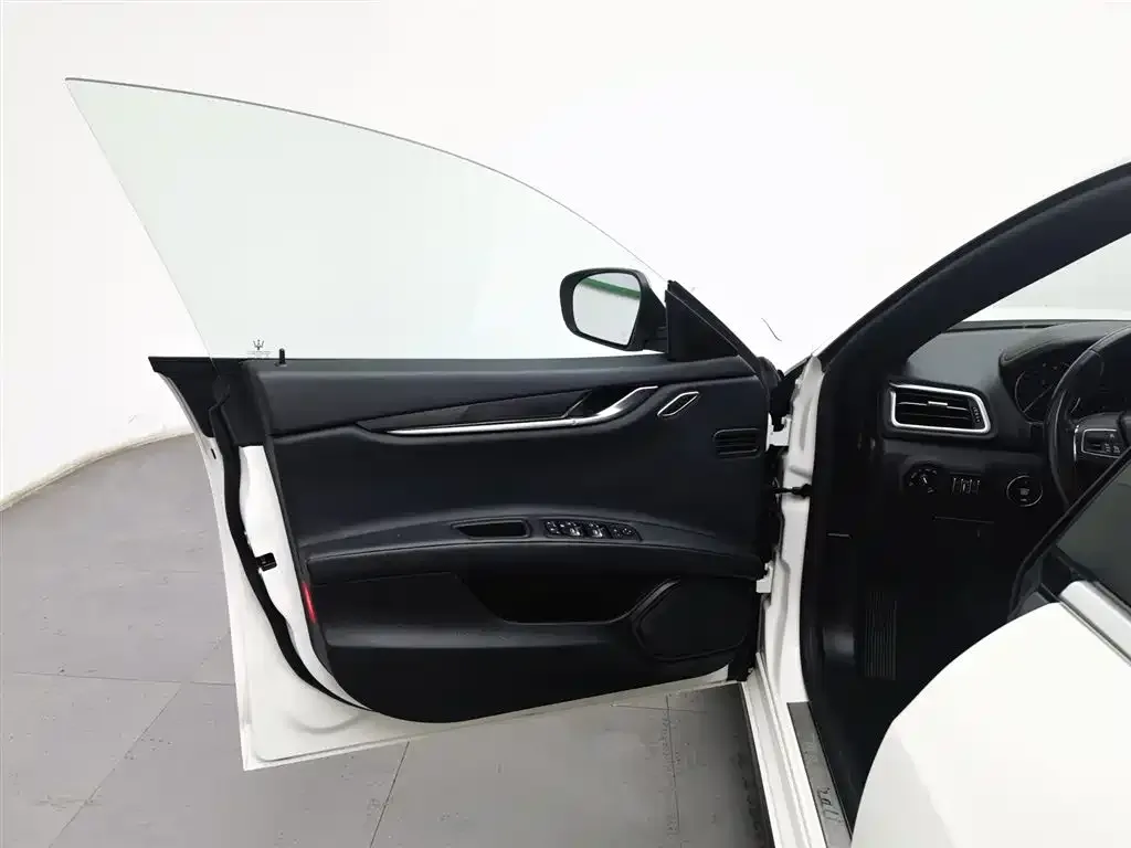 Maserati Ghibli — фото 6