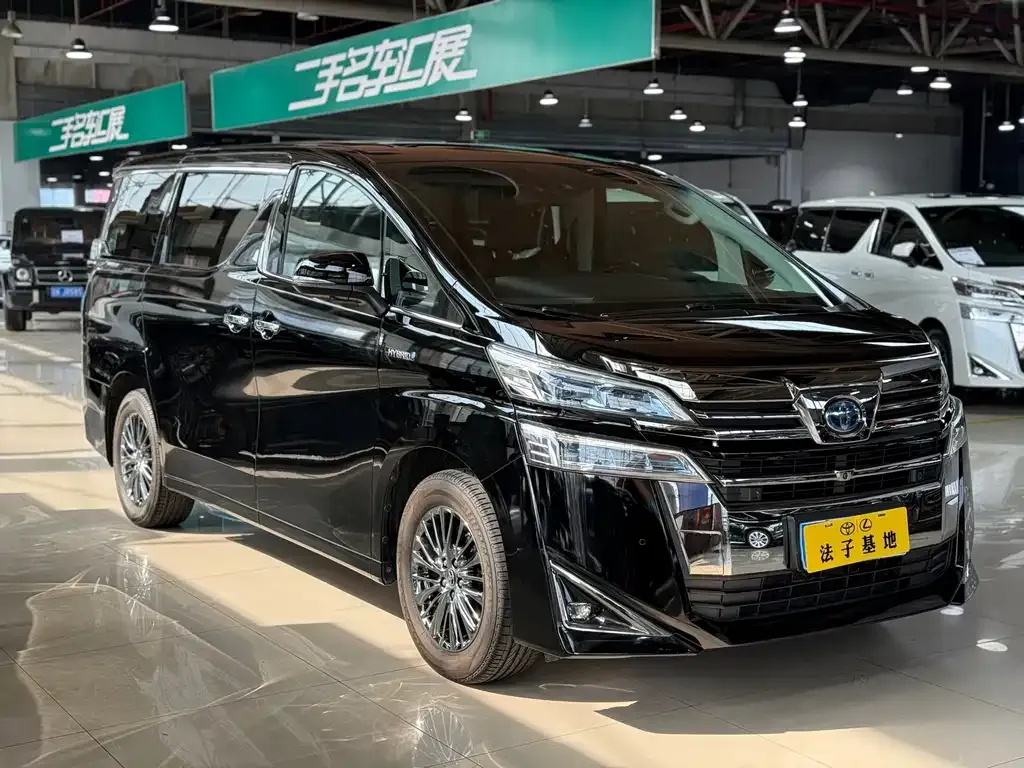 Toyota Vellfire — фото 5