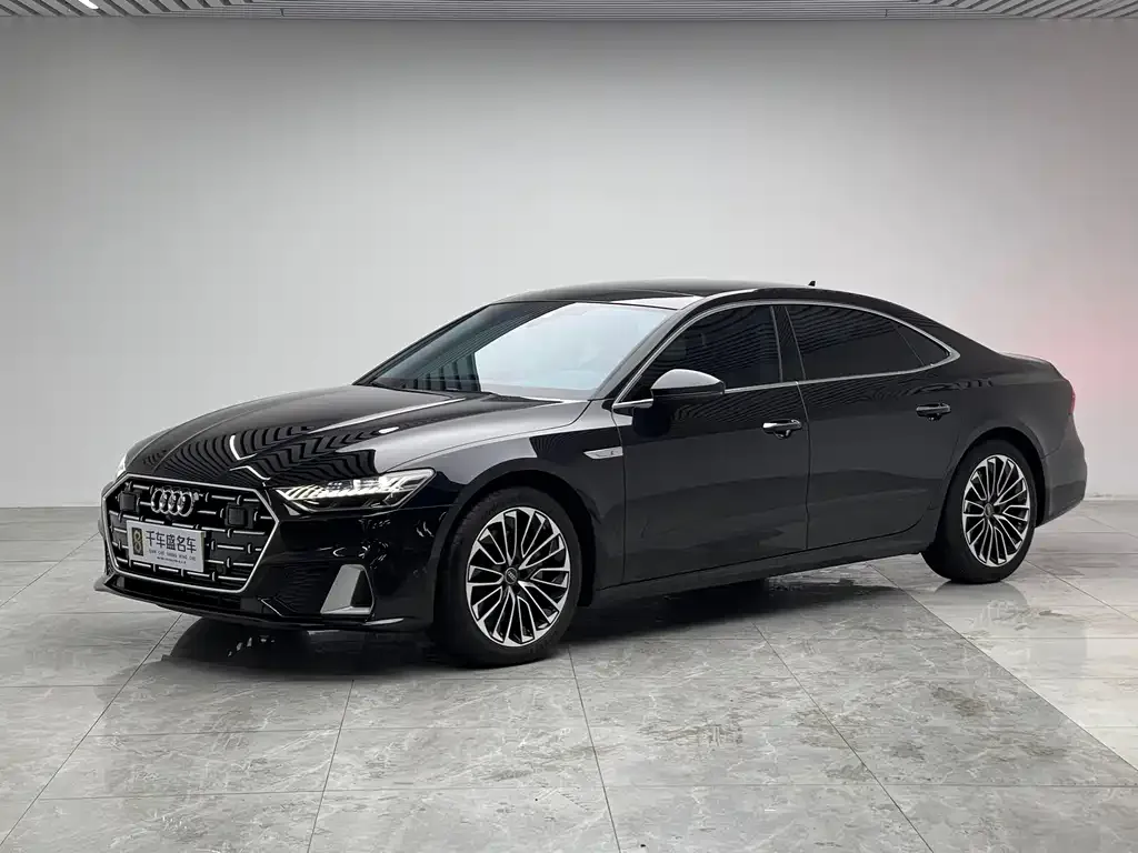 Audi A7L — фото 1