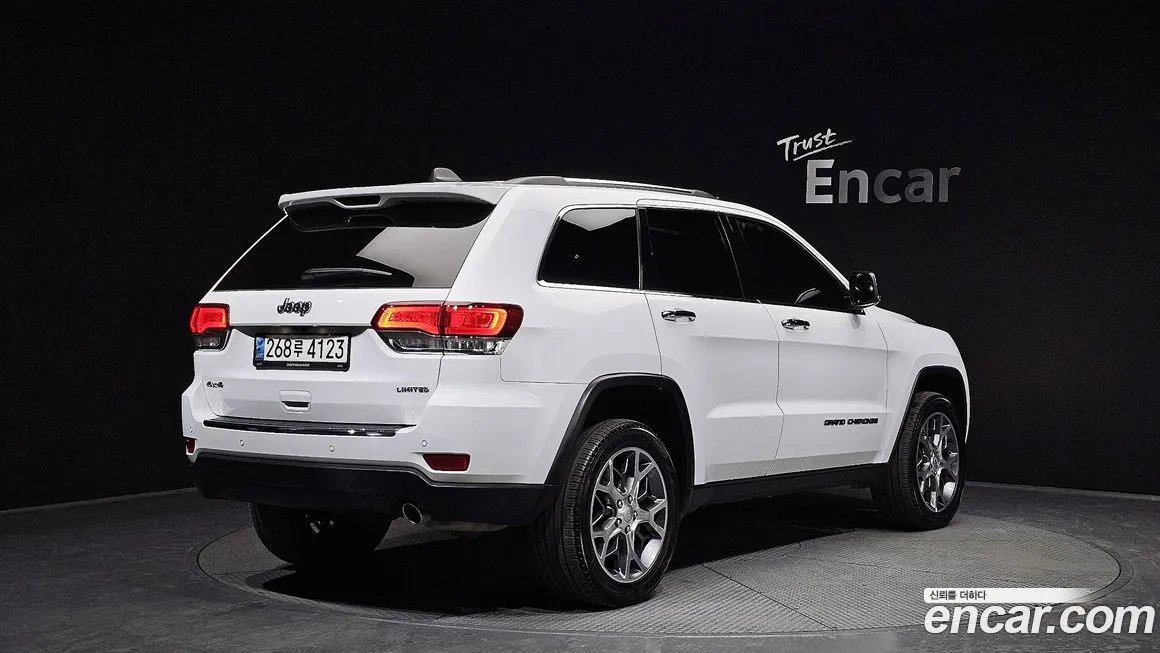 Jeep Cherokee — фото 9