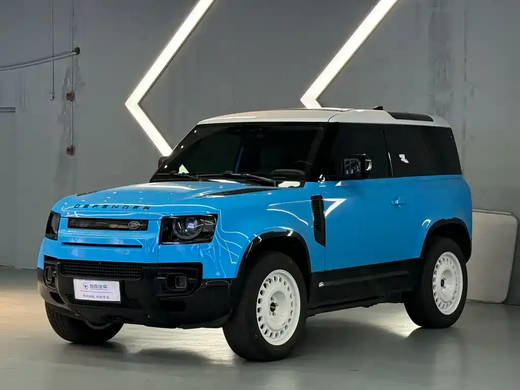 Land Rover Defender — фото 1