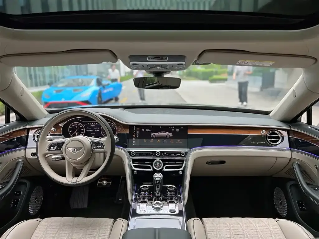 Bentley Flying Spur — фото 8