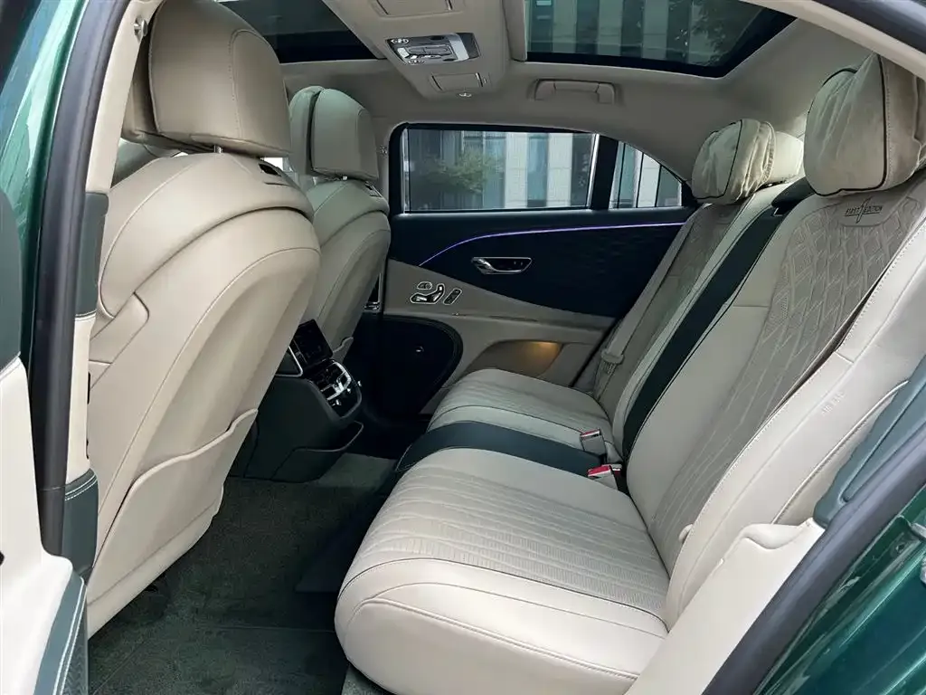 Bentley Flying Spur — фото 5