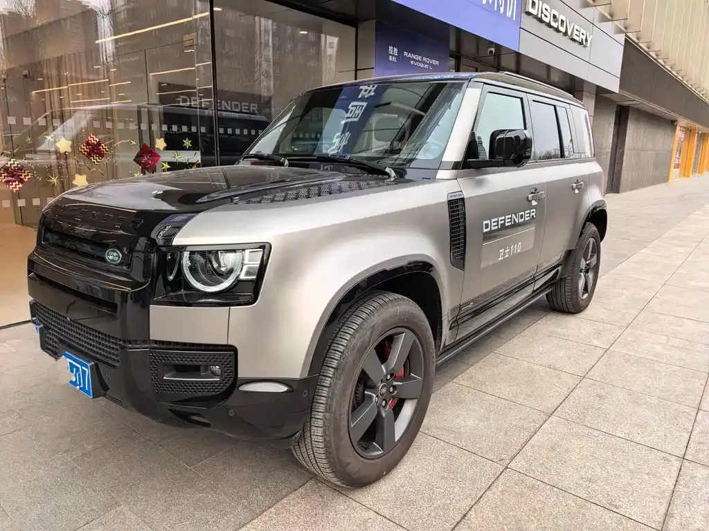 Land Rover Defender — фото 1