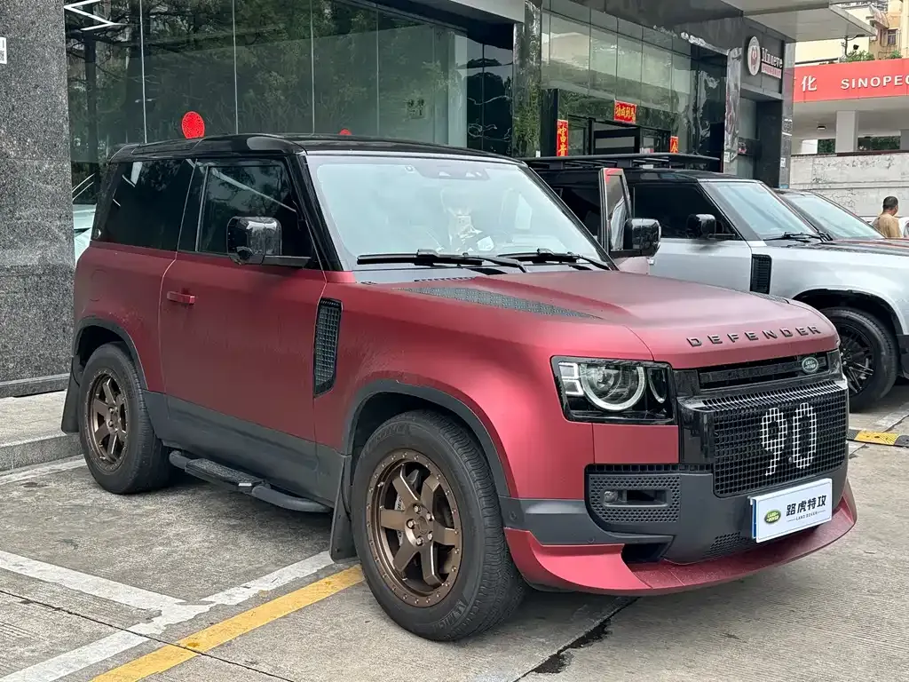 Land Rover Defender — фото 1