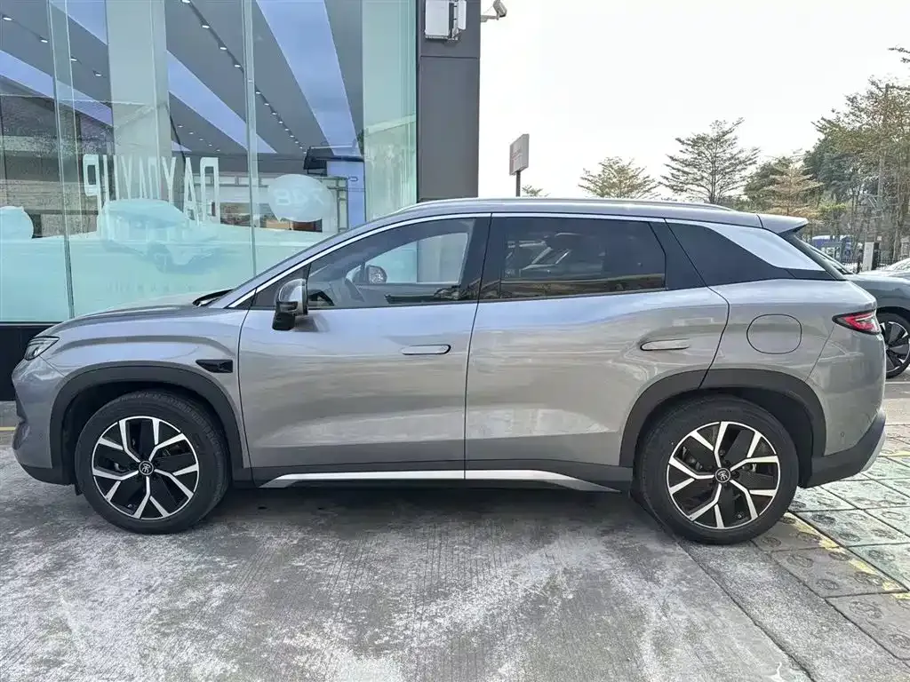 BYD L DM-i — фото 7