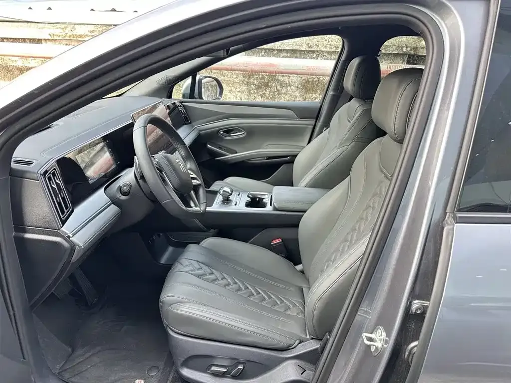 BYD L DM-i — фото 2