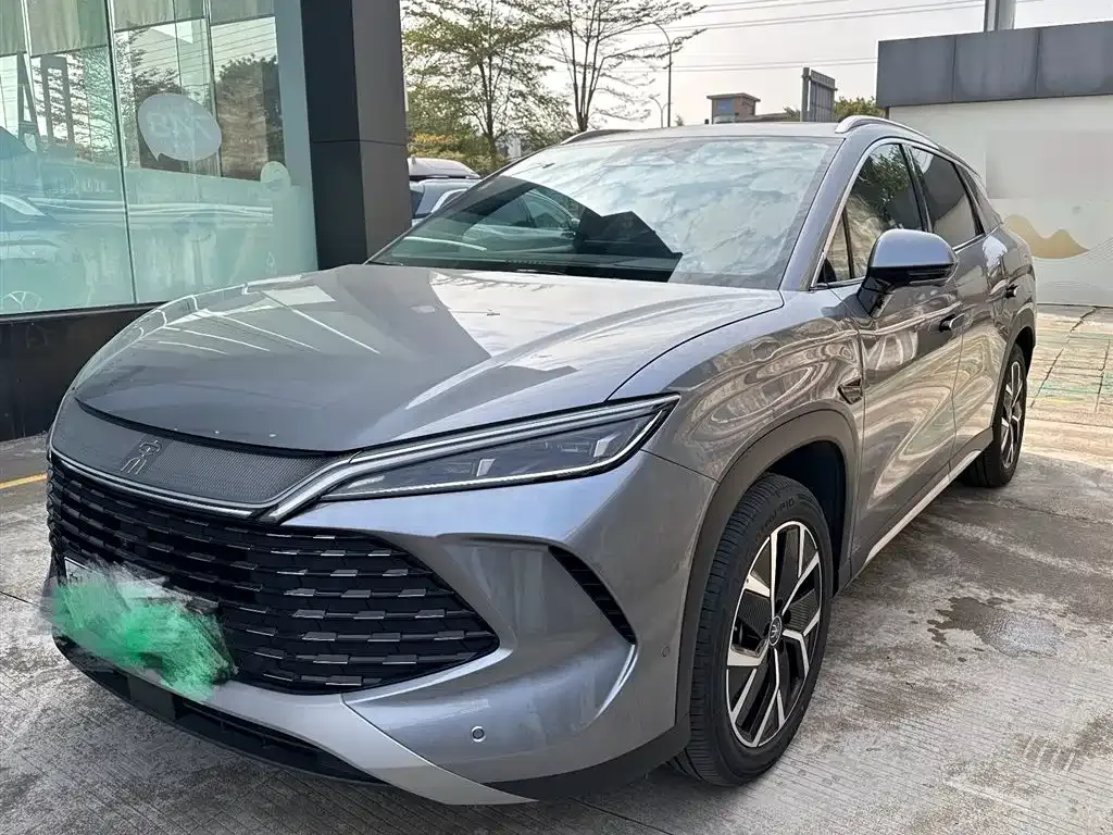 BYD L DM-i — фото 9