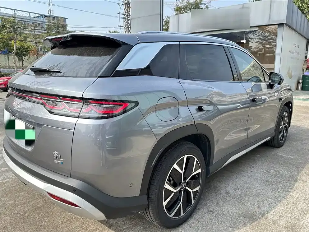 BYD L DM-i — фото 4