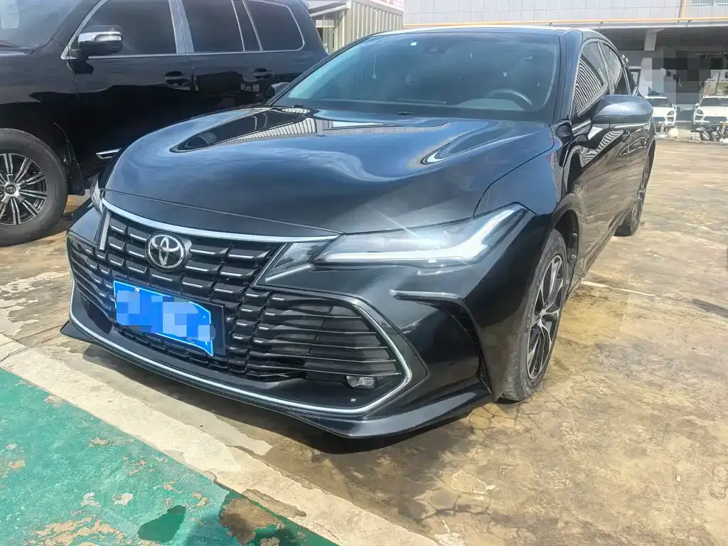 Toyota Avalon — фото 1