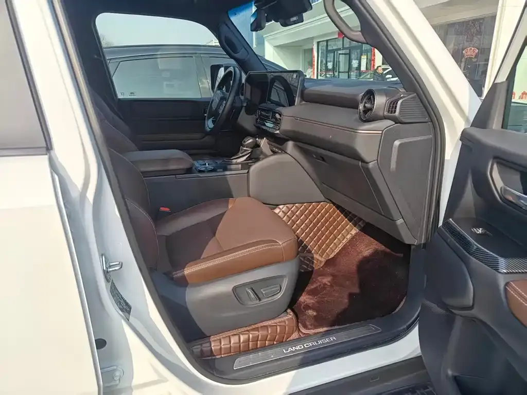 Toyota Prado — фото 3