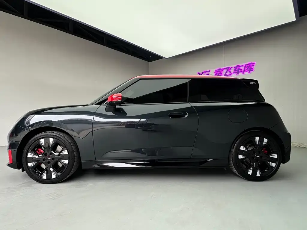 MINI JCW Electric — фото 6