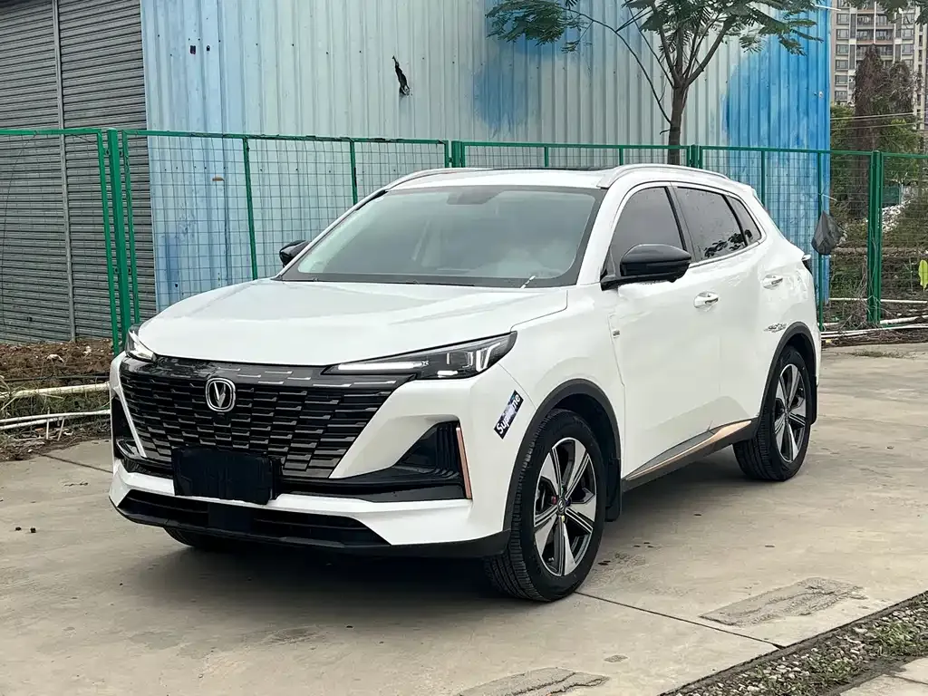 Changan CS75PLUS — фото 1