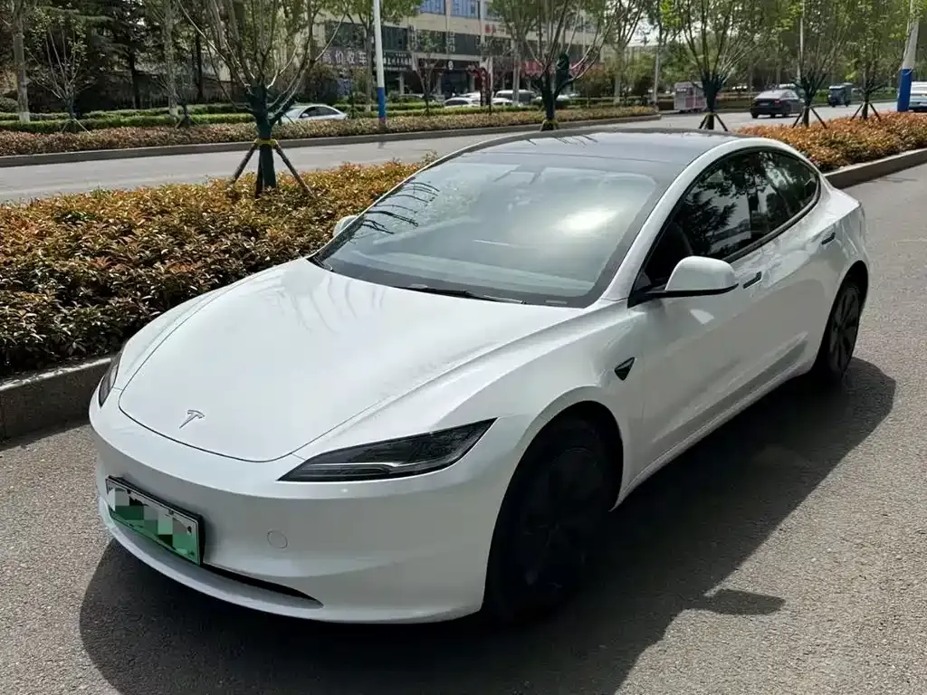 Tesla Model 3 — фото 7