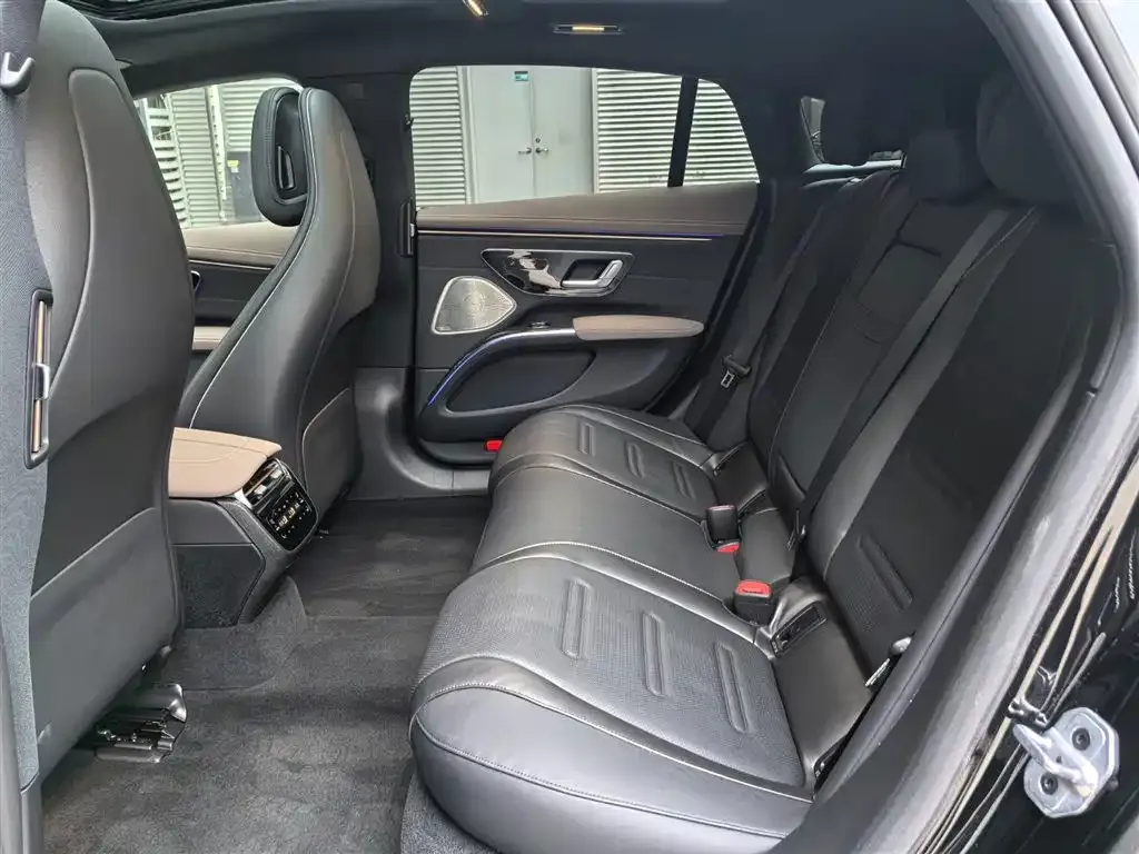 Mercedes-Benz EQS AMG — фото 7