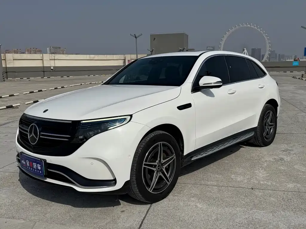 Mercedes-Benz EQC — фото 1
