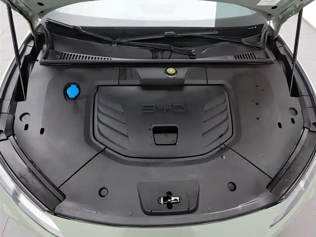 BYD Seal 06GT — фото 10