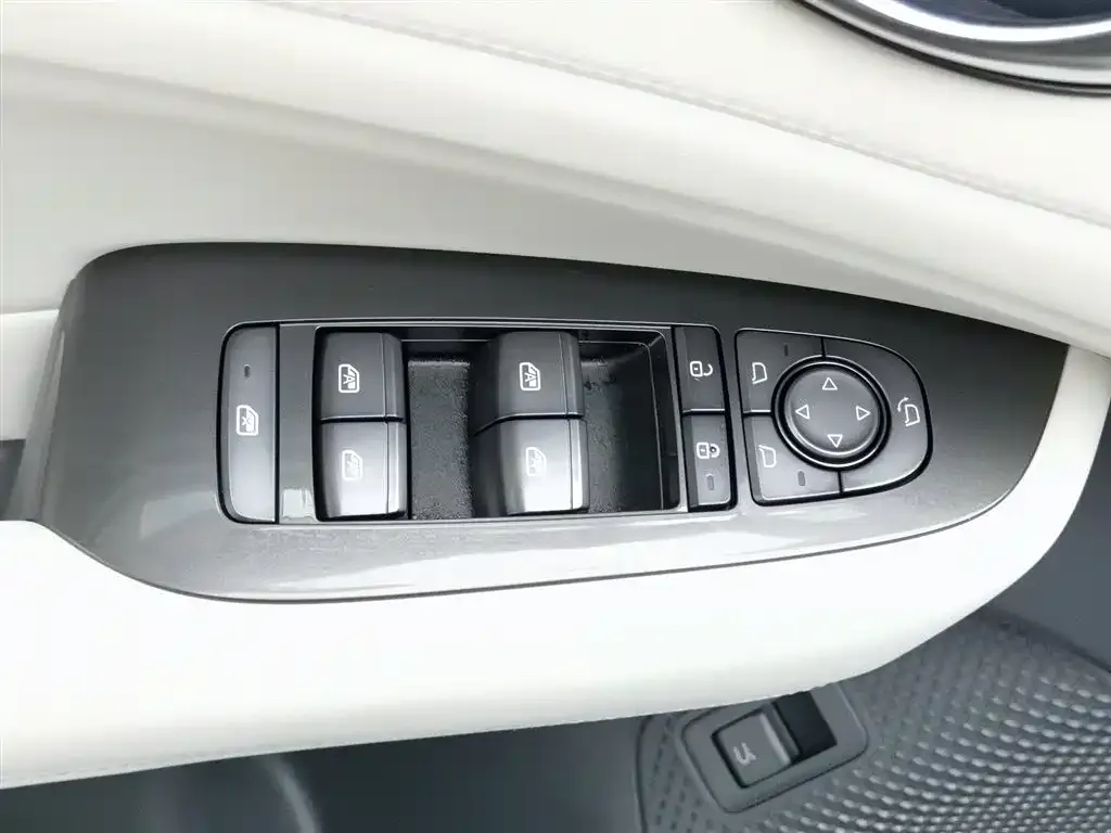 BYD Seal 06GT — фото 9