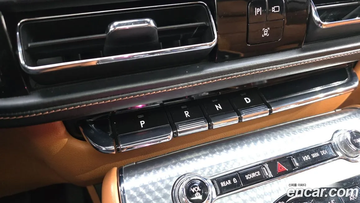 Lincoln Aviator — фото 10