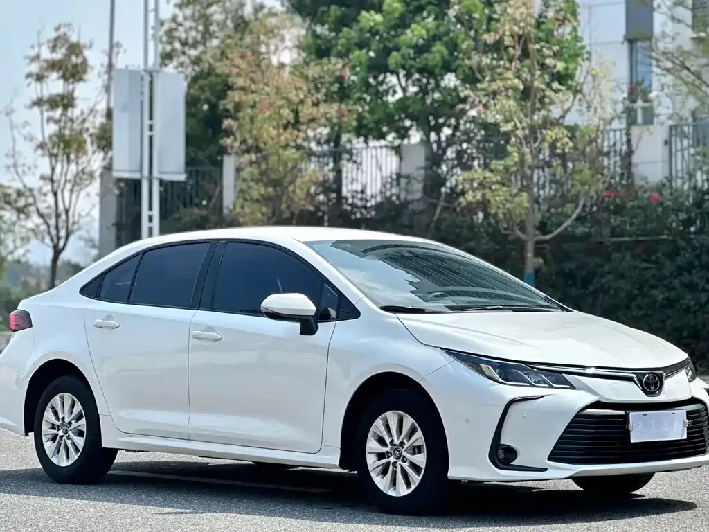 Toyota Corolla — фото 5