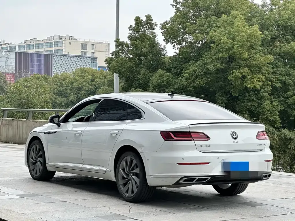 Volkswagen CC — фото 10