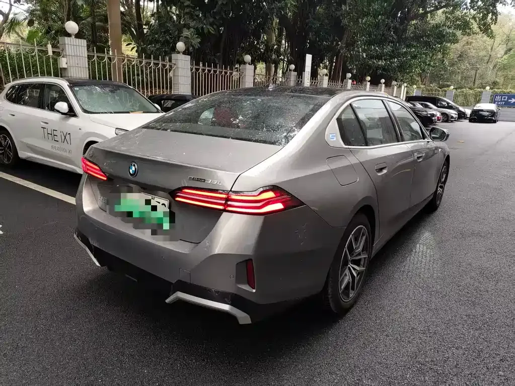 BMW i5 — фото 10