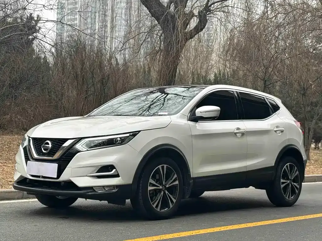 Nissan Qashqai — фото 1
