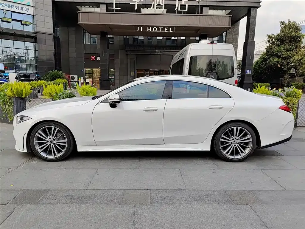 Mercedes-Benz CLS — фото 4