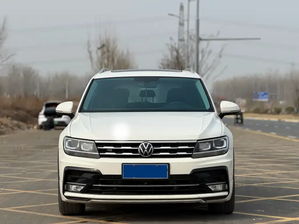 Volkswagen Tiguan L — фото 8
