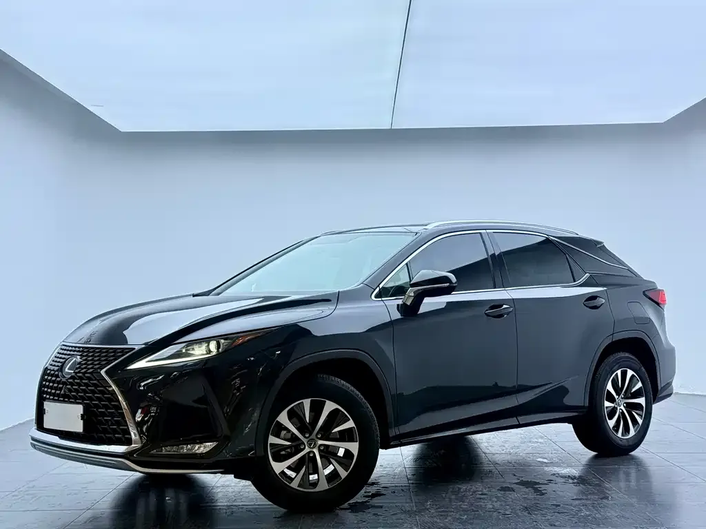 Lexus RX — фото 1