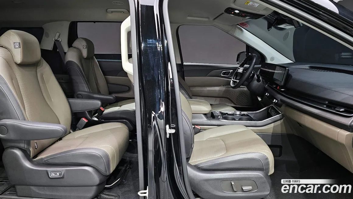 Kia Carnival — фото 4