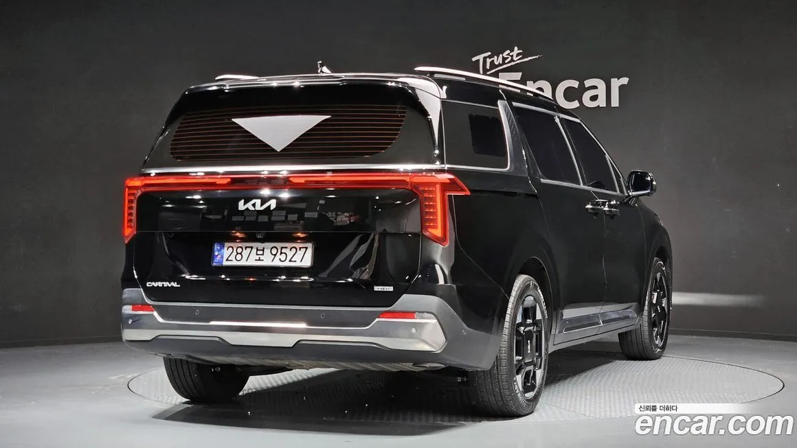Kia Carnival — фото 2