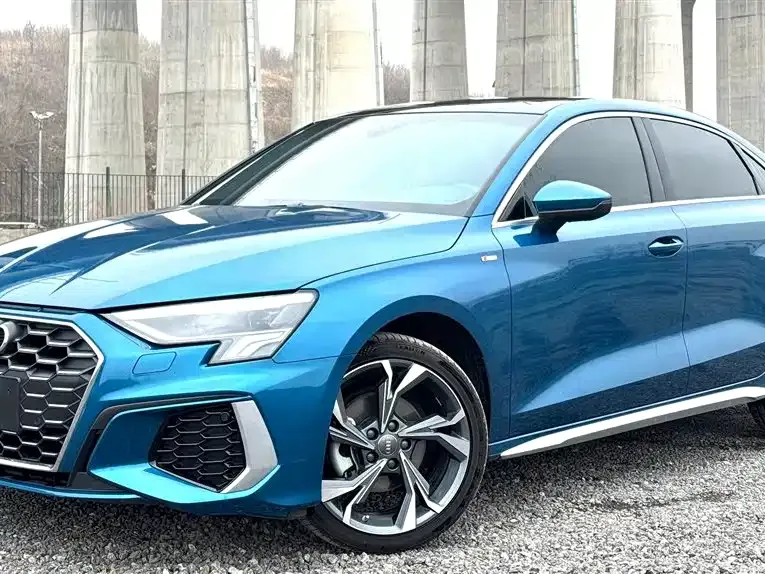 Audi A3 — фото 1