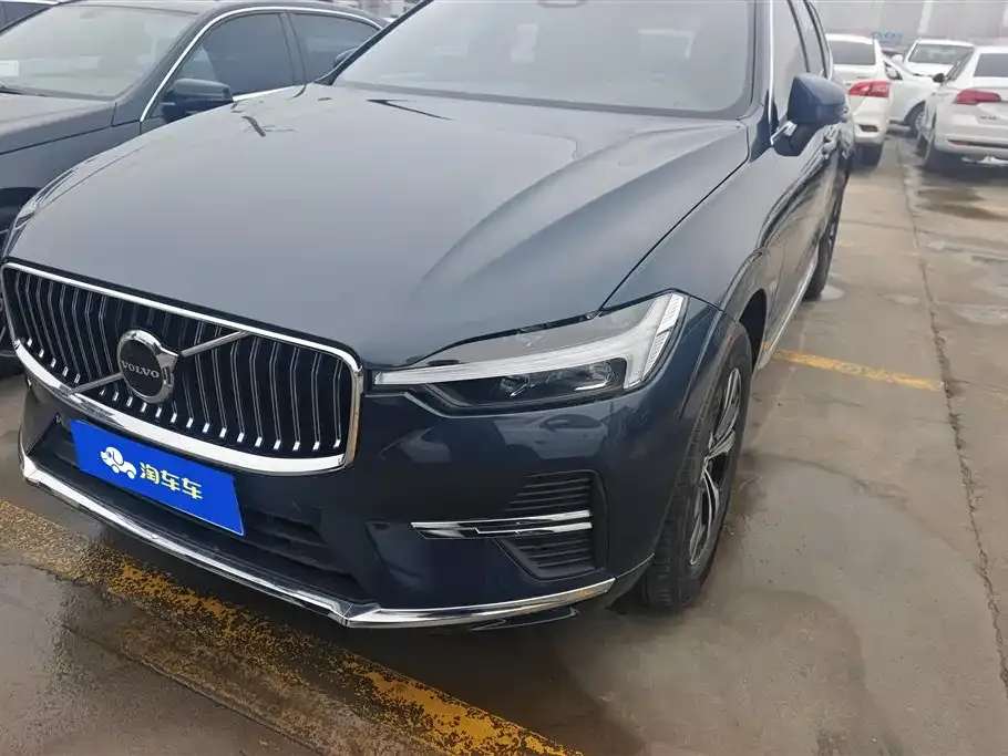 Volvo XC60 — фото 1