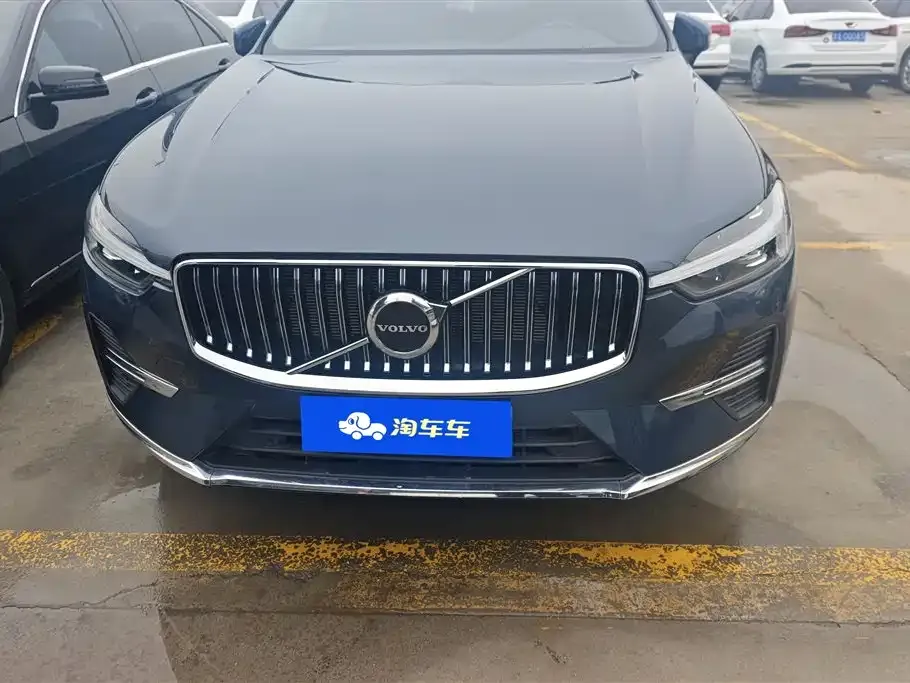 Volvo XC60 — фото 10