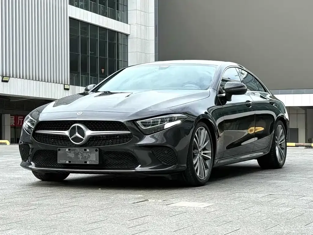 Mercedes-Benz CLS — фото 1
