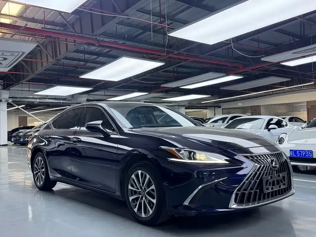 Lexus ES — фото 9