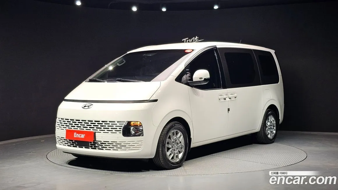 Hyundai Staria — фото 1