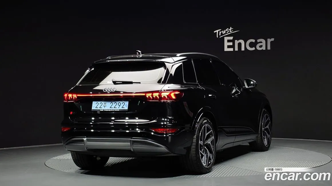Audi Q6 e-tron — фото 7