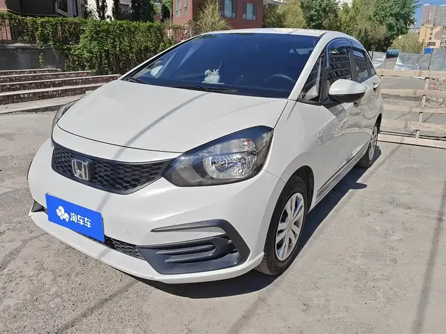 Honda Fit — фото 1