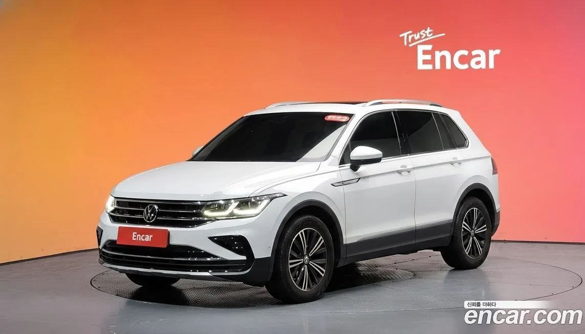 Volkswagen Tiguan — фото 1