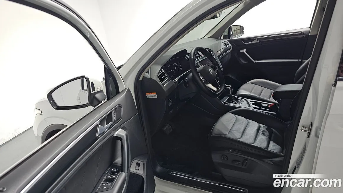 Volkswagen Tiguan — фото 9