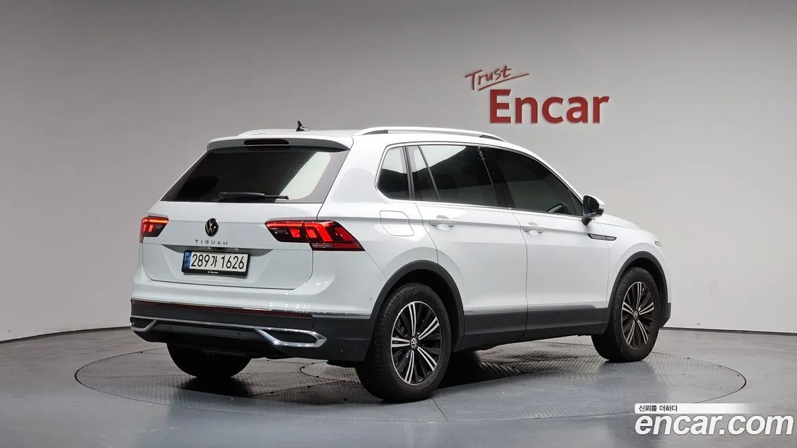 Volkswagen Tiguan — фото 2