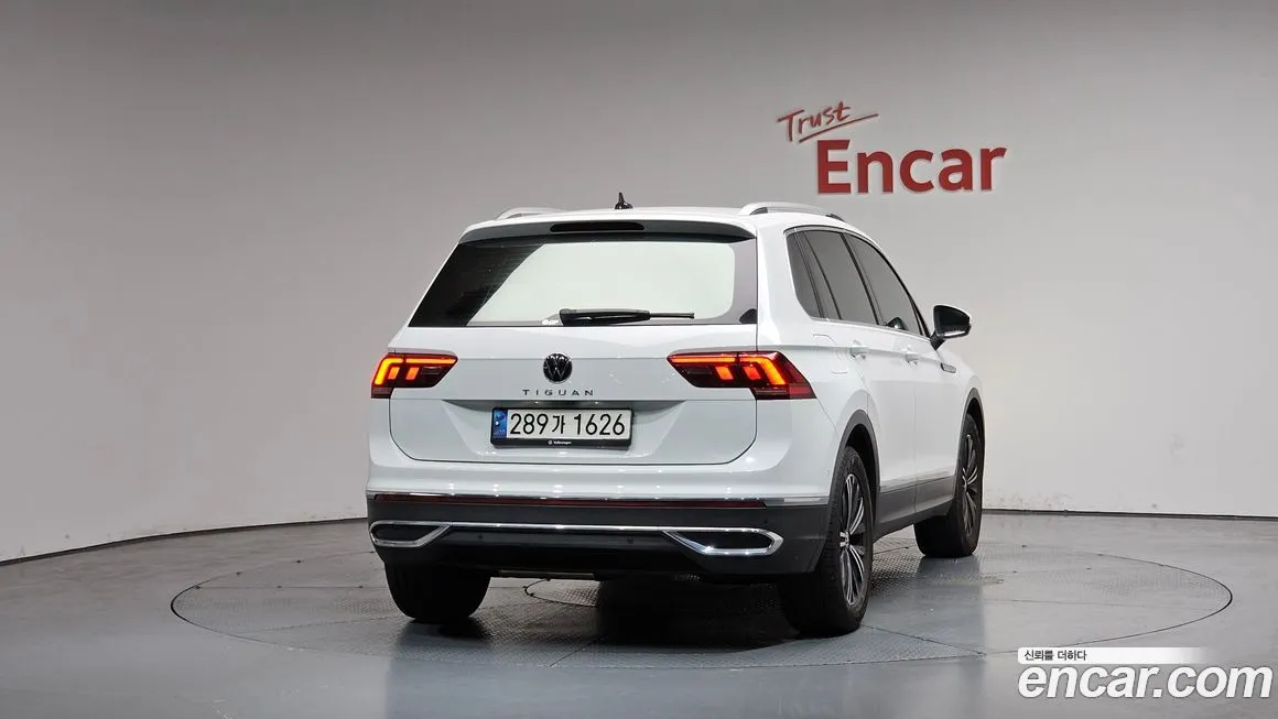 Volkswagen Tiguan — фото 5