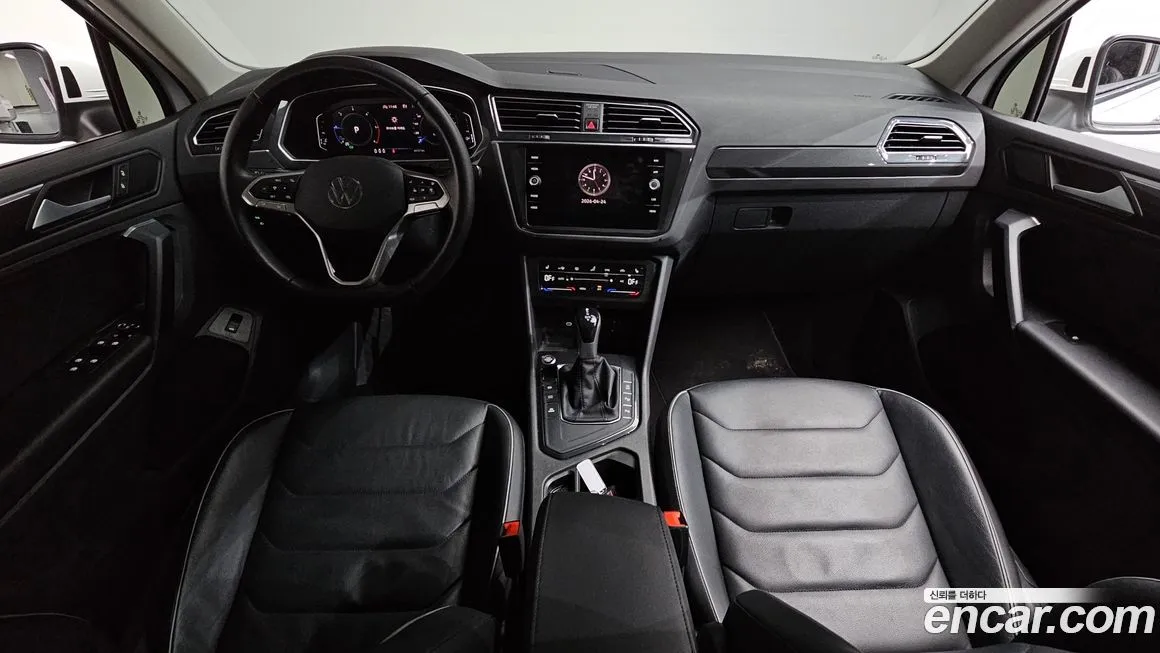Volkswagen Tiguan — фото 7