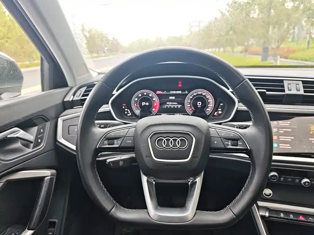 Audi Q3 — фото 5