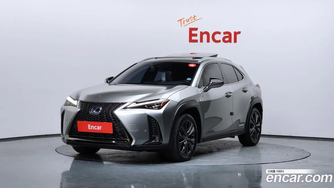 Lexus UX — фото 1